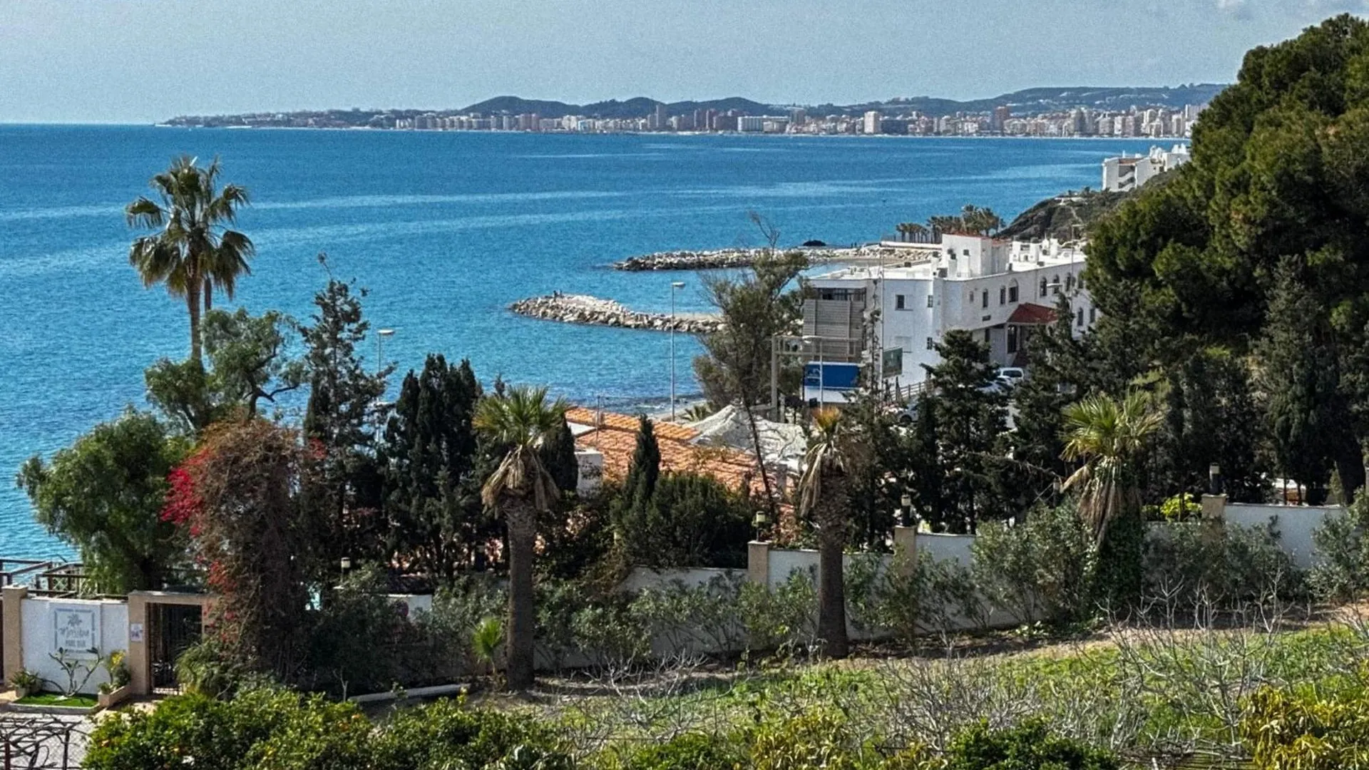 Holiday home Sunny House At The Beach Infinity Pool Shared Benalmadena
