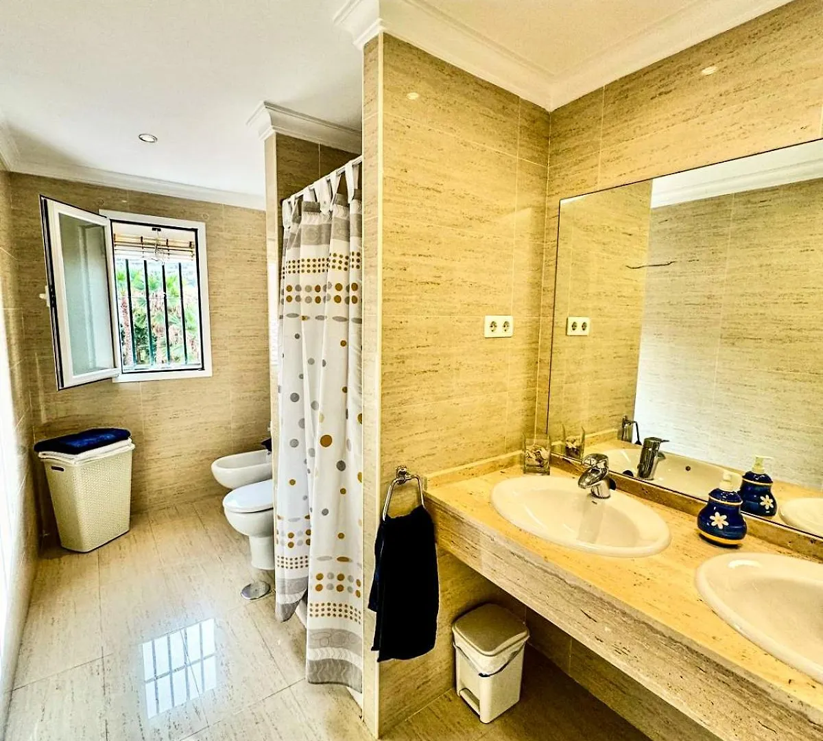 Sunny House At The Beach Infinity Pool Shared Benalmadena Holiday home