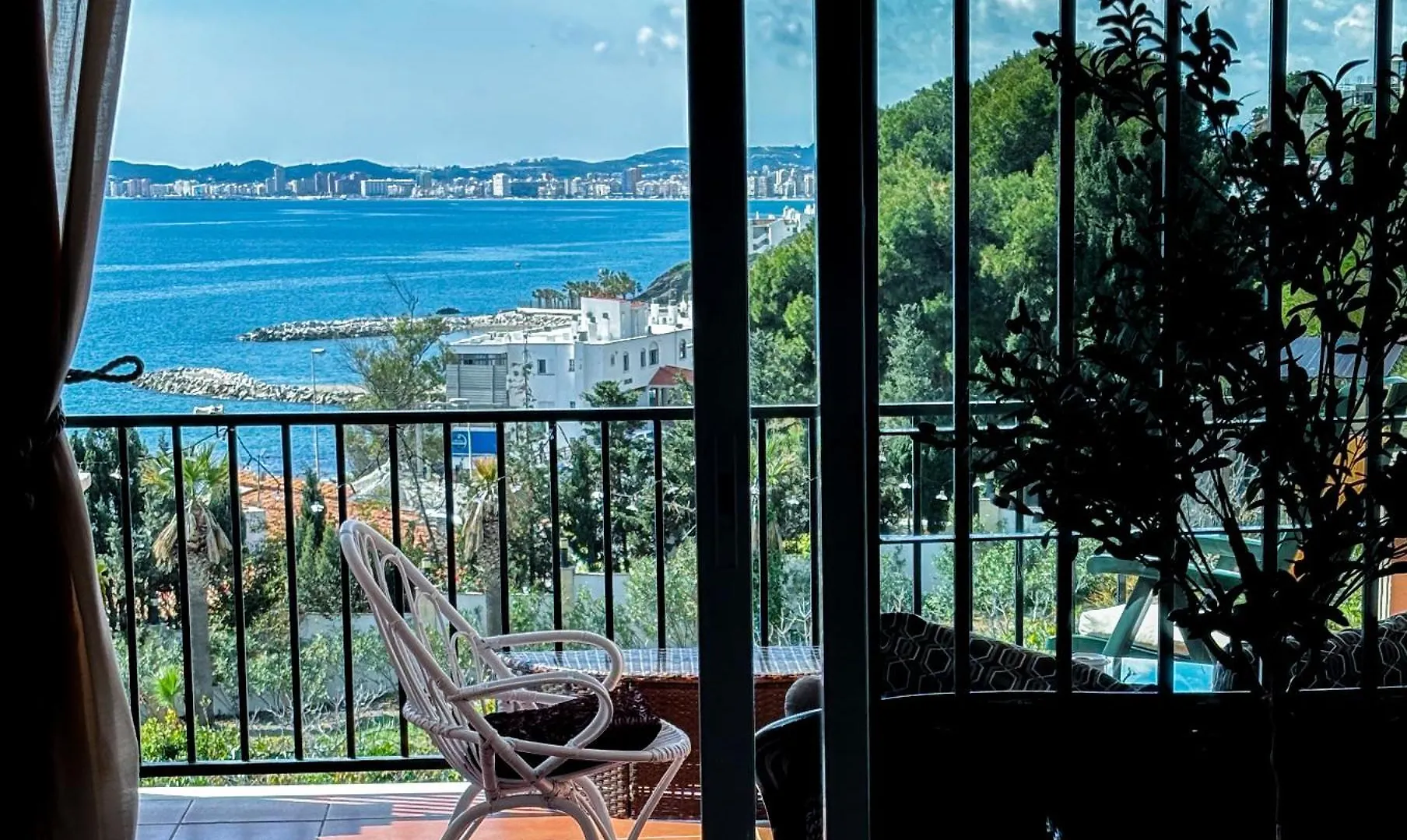 Sunny House At The Beach Infinity Pool Shared Benalmádena Spagna